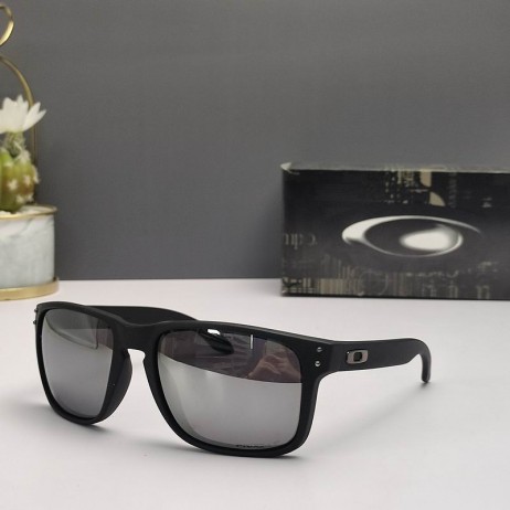 Oakley Holbrook Sunglasses Matte Black Frame Prizm Polarized Iridium Silver Lenses