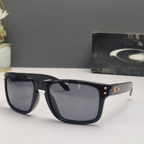 Oakley Holbrook Sunglasses Polished Black Frame Polarized Dark Gray Lenses