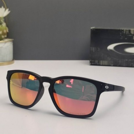 Oakley Latch Square Sunglasses Matte Black Frame Prizm Ruby Polarized Lenses