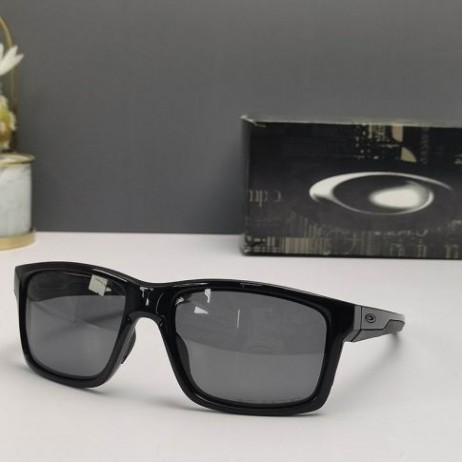 Oakley Mainlink Sunglasses Matte Black Frame Polarized Gray Lenses