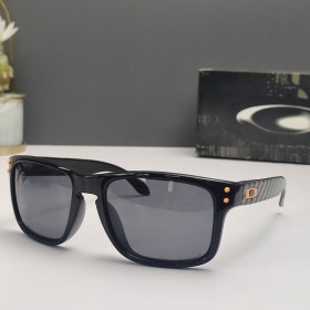 Oakley Holbrook Sunglasses Polished Black Frame Polarized Dark Gray Lenses