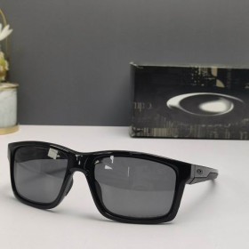 Oakley Mainlink Sunglasses Matte Black Frame Polarized Gray Lenses