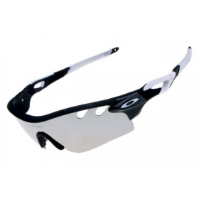 Oakley radarLock path sunglasses black / silver lens